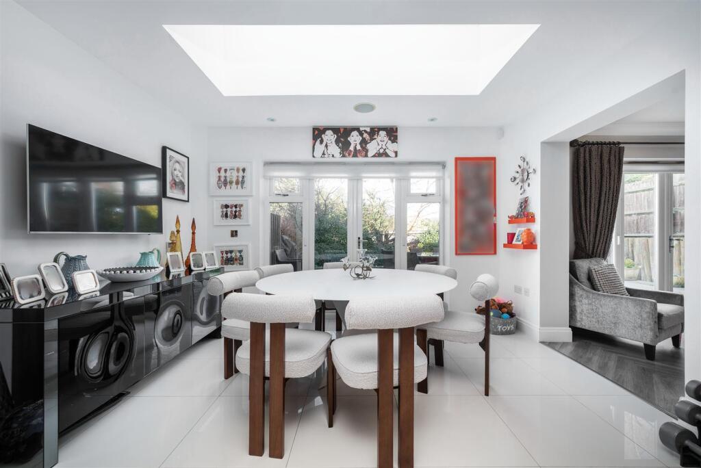 House in London - View 4