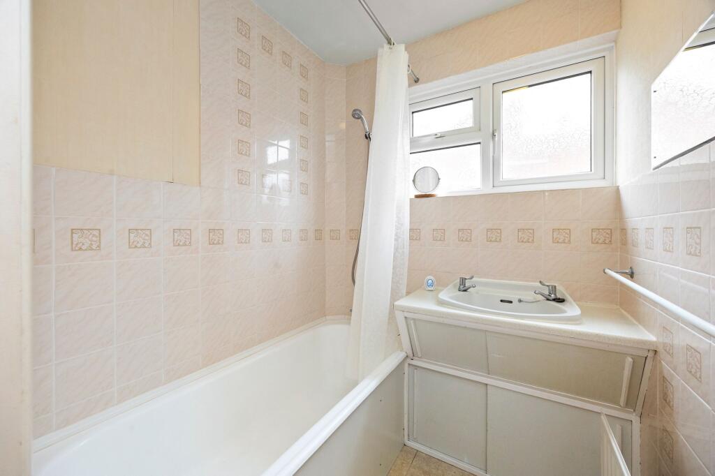 Dawn Crescent, Upper Beeding, BN44 photo 4