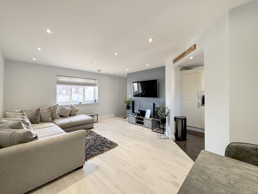 Apartment in West Suffolk, Stanton - View 3