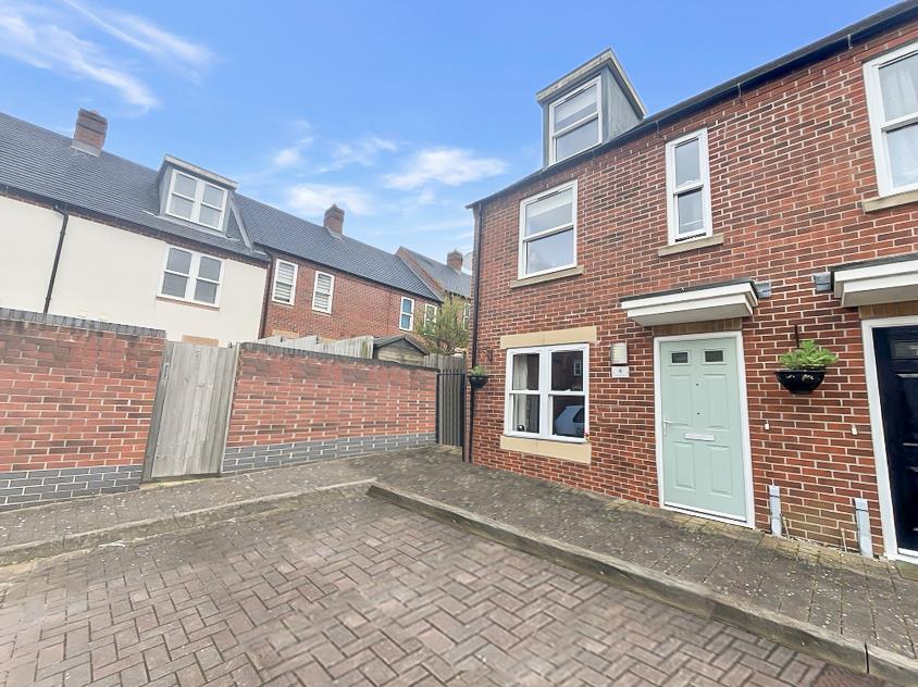 Main image of property: Majestic Place, Swadlincote DE11 9BA