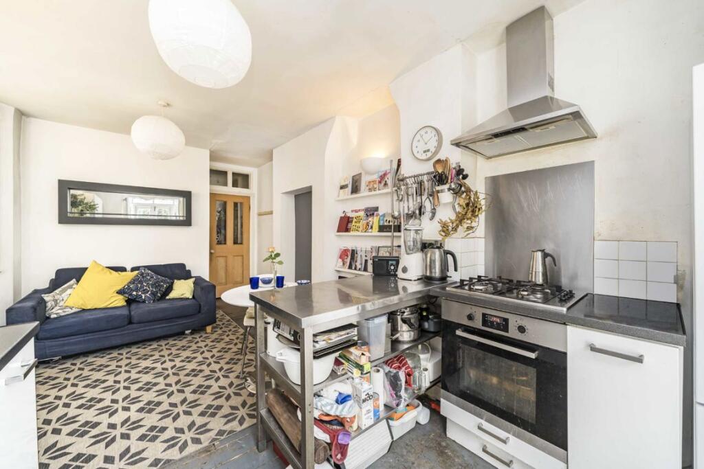 Apartment in London - More