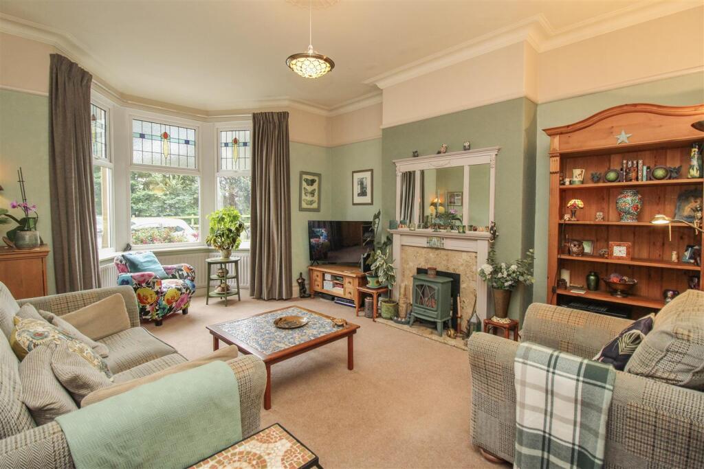 House in North Tyneside, Cullercoats - More
