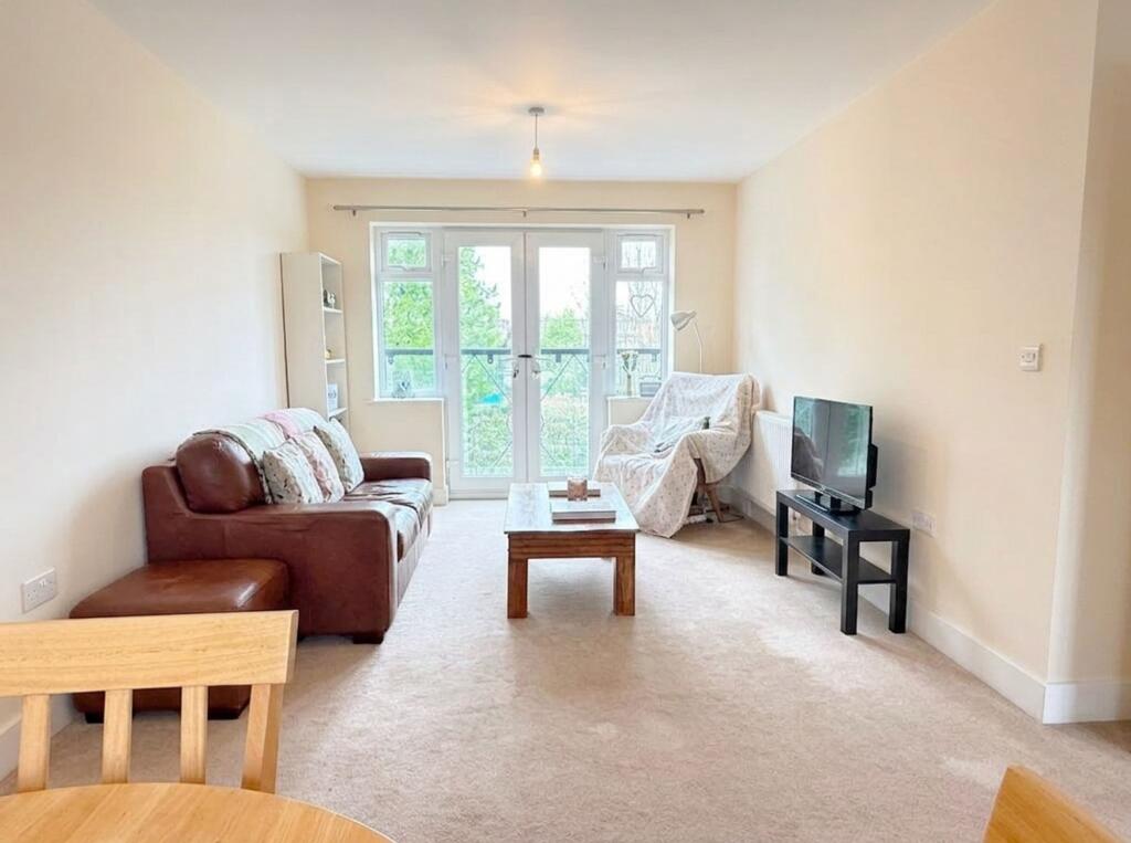 Apartment in Cambridge - View 3