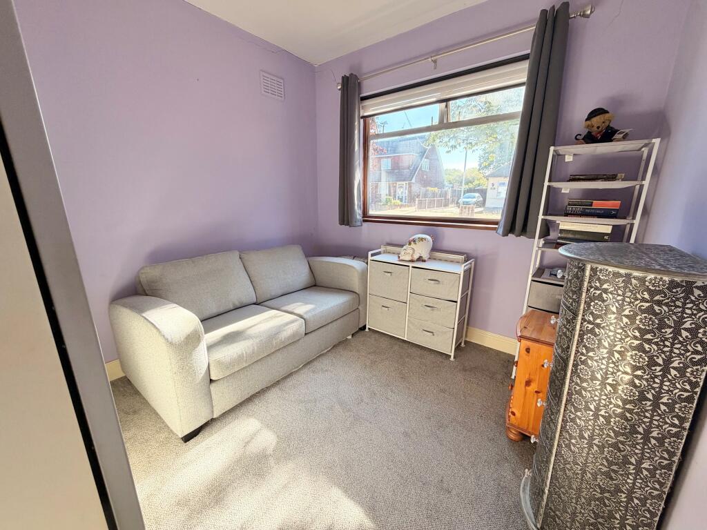 House in Romford - More
