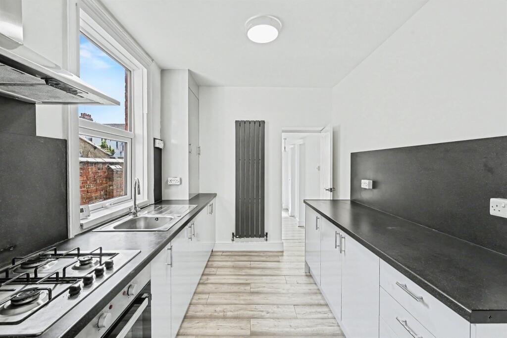 House in Northampton, Spencer - View 2