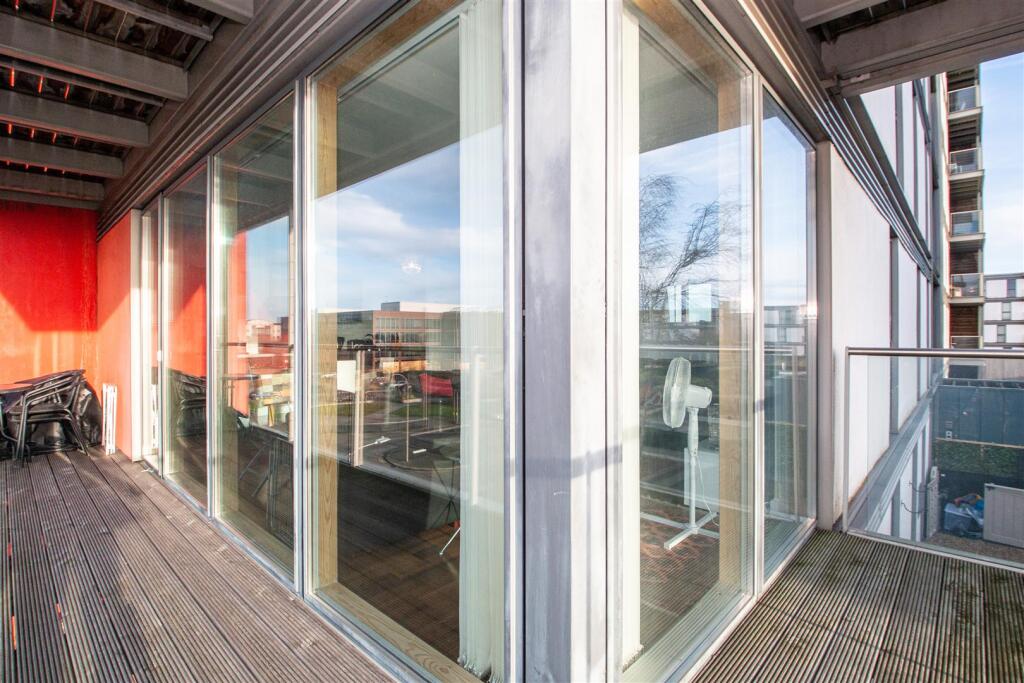 Apartment in Milton Keynes - View 5
