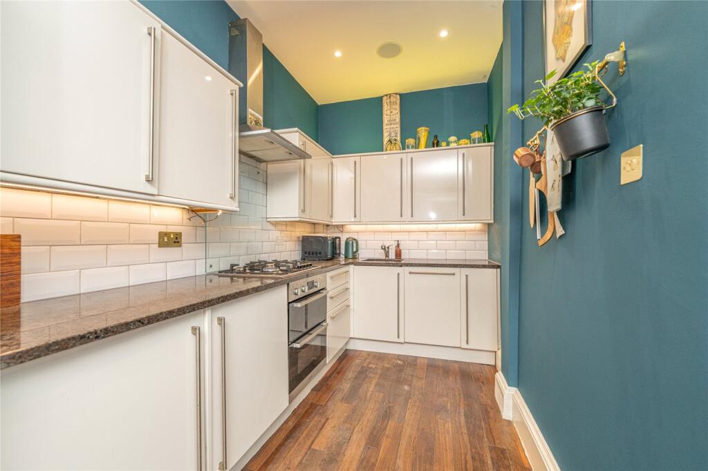 17A Montgomery Street, Edinburgh, EH7 - View 4