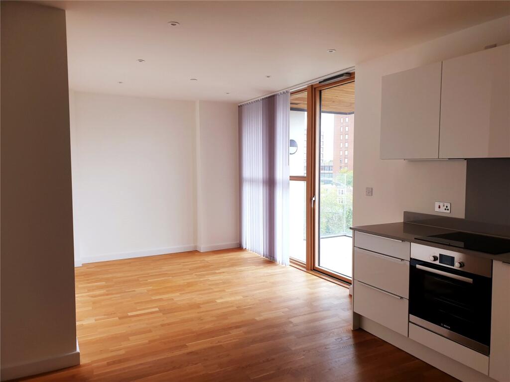 Apartment in Bromley - View 3