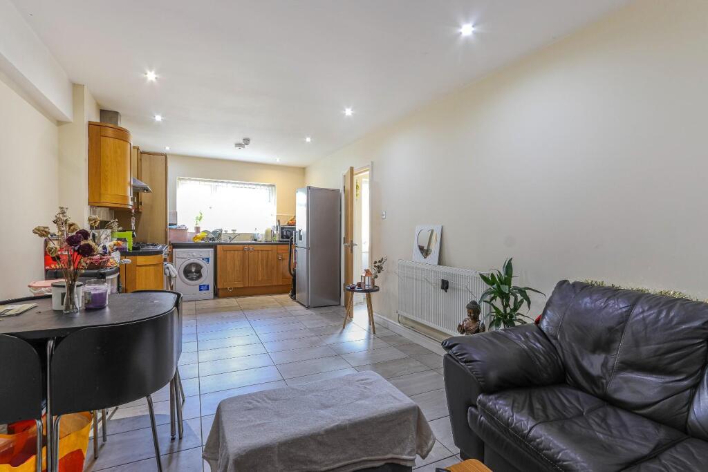 Richmond Road, Roath - View 5
