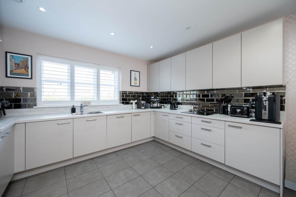 House in Redhill - View 4