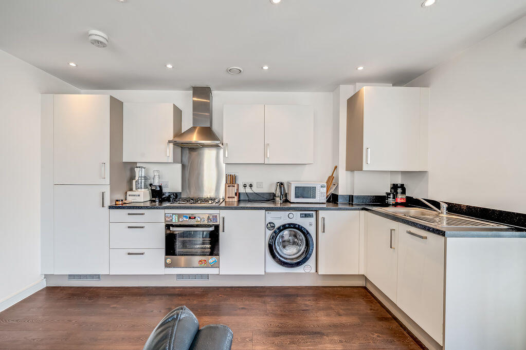Renwick Drive, Trinity Village, Bromley photo 4