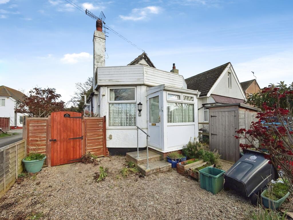 Main image of property: Golf Green Road, Jaywick, Clacton-On-Sea