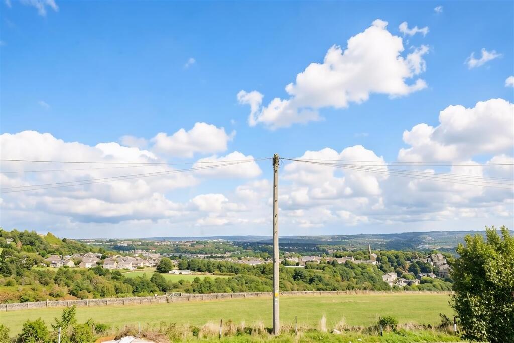 Slades Road, Bolster Moor photo 4