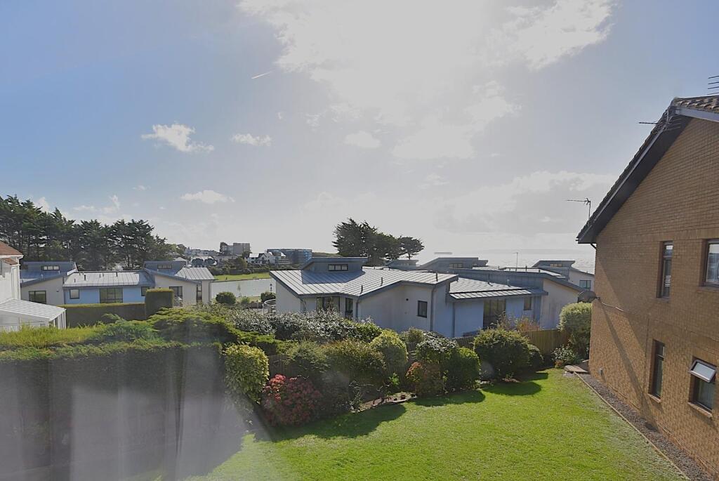 Apartment in Barry, The Knap - View 3
