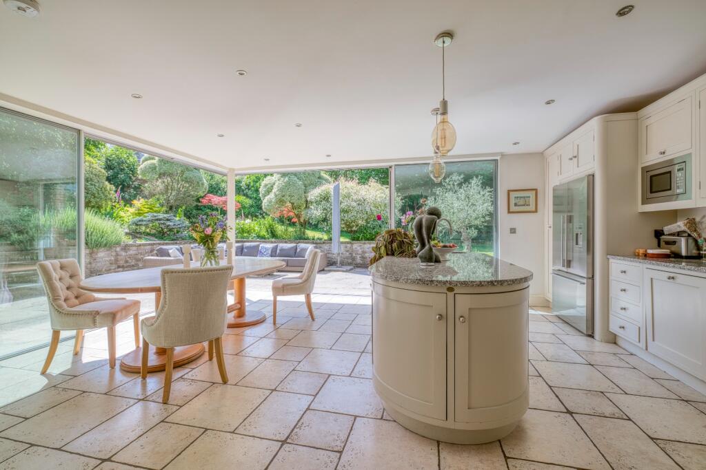 House in Glastonbury, Somerset - View 4