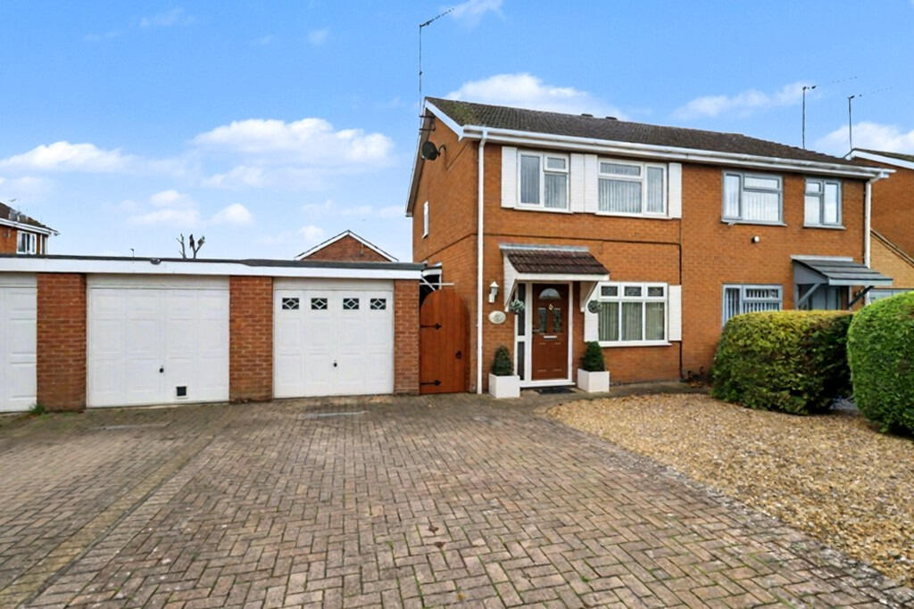 4-bed semi-detached on Daseleys Close, King's Lynn, Norfolk, PE30 3SL, £245,000