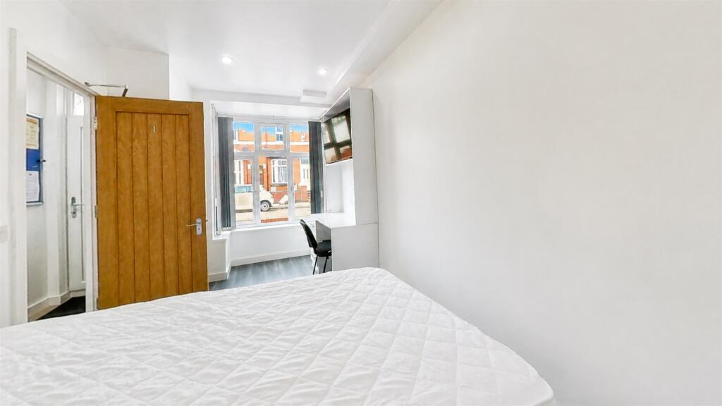 House in Birmingham, Bournbrook - More