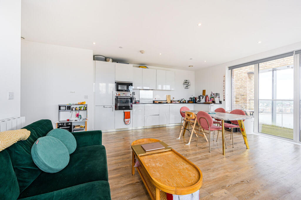 Compton House, Woolwich Riverside, London, SE18 - View 5