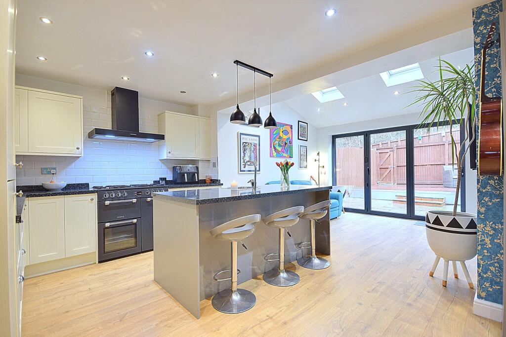 Bobbin Close, Bailiff Bridge, Brighouse, West Yorkshire, HD6 photo 3