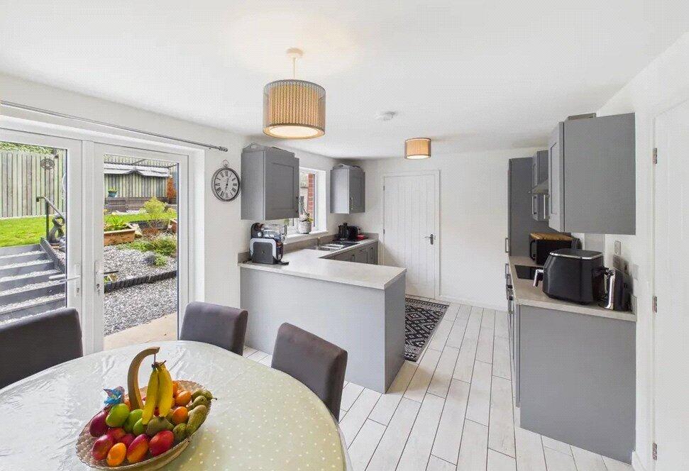 House in Swansea, Pembrey and Burry Port Town - View 4