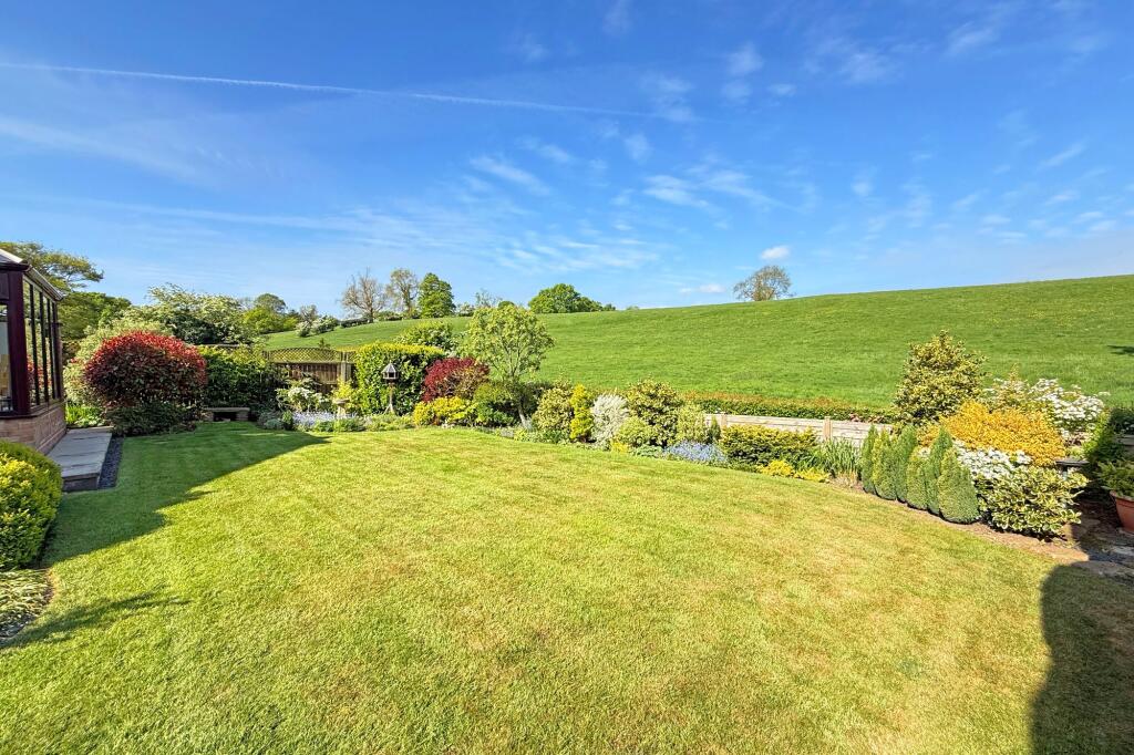 Hazel Close, Burn Bridge, HG3 photo 2