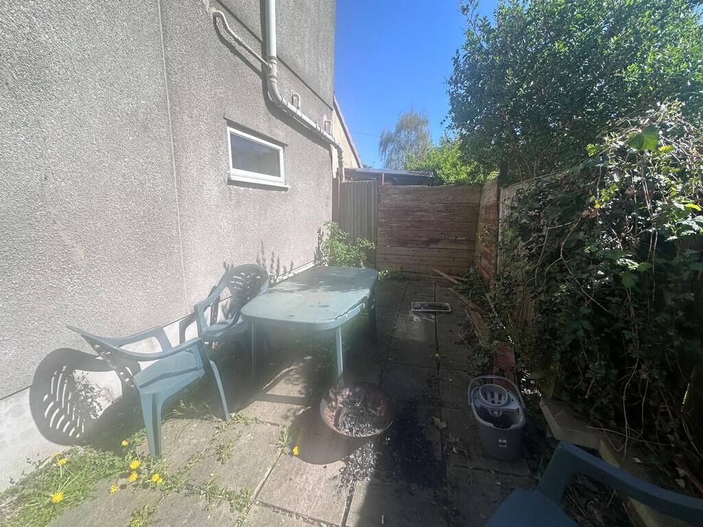 5 bedroom maisonette for rent