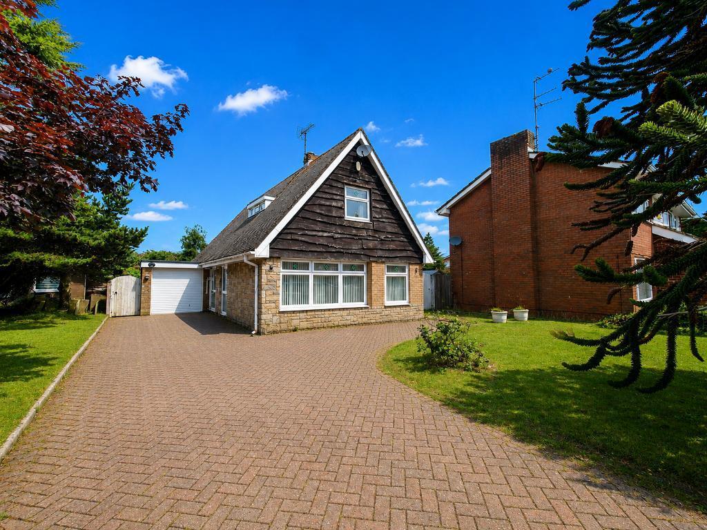 Main image of property: Harvington Drive, Ainsdale, Southport, Merseyside, PR8 2QT