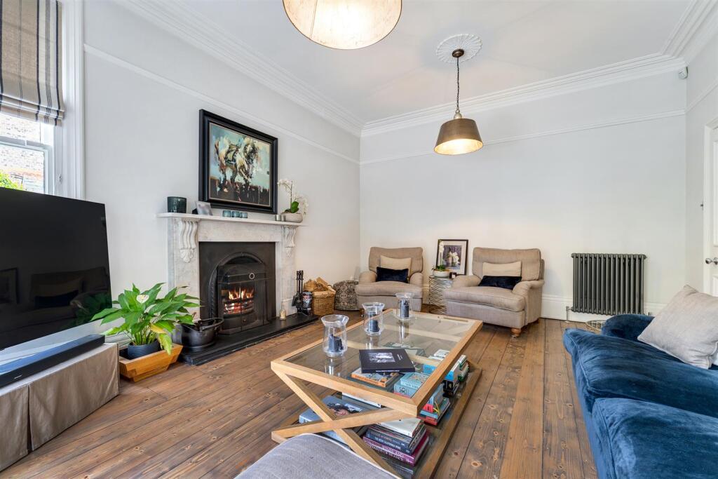 House in Trafford, Greater Manchester - More