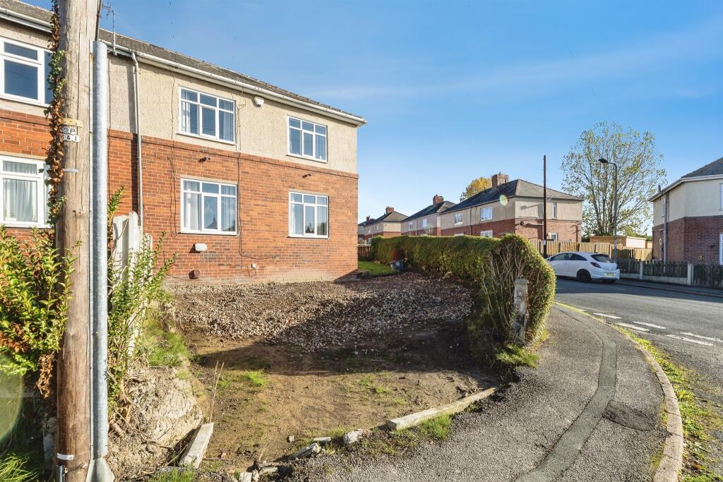 3-bed semi-detached on Park Road, Grimethorpe, Barnsley, £170,000