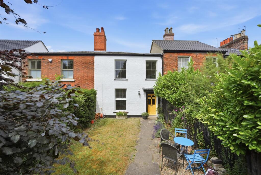 Main image of property: Newmarket Road, Norwich, NR2
