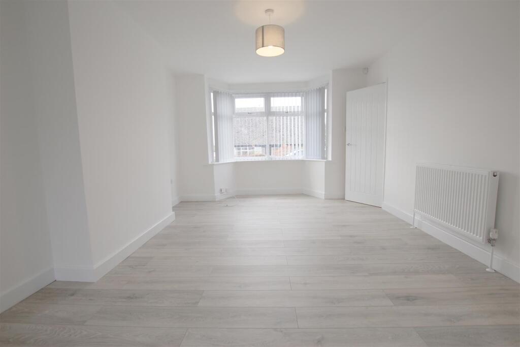 Grange Road, Eldwick, Bingley, West Yorkshire photo 3