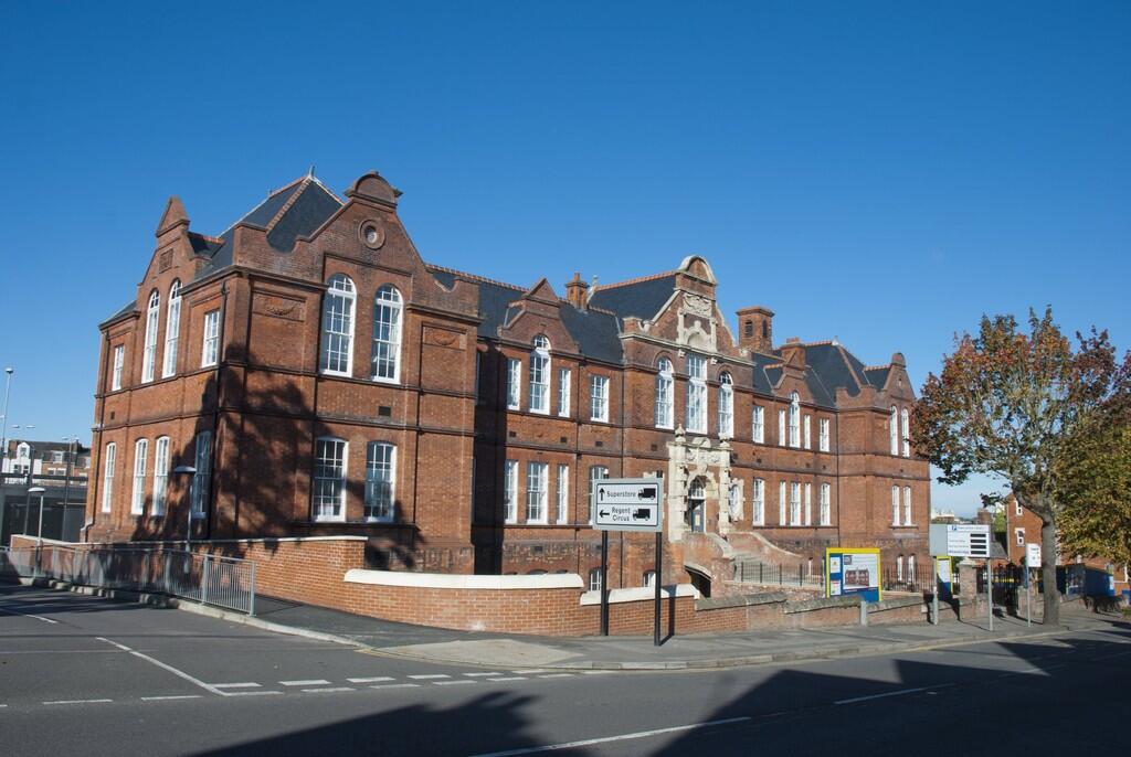 Apartment in Swindon - View 2