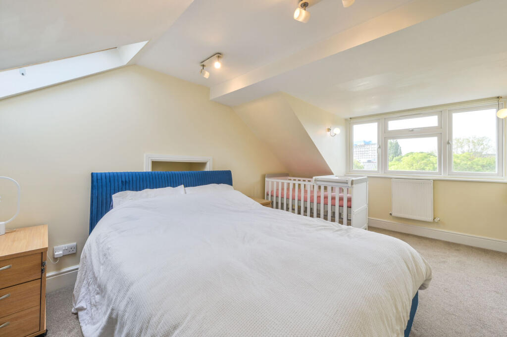 Apartment in London - View 4