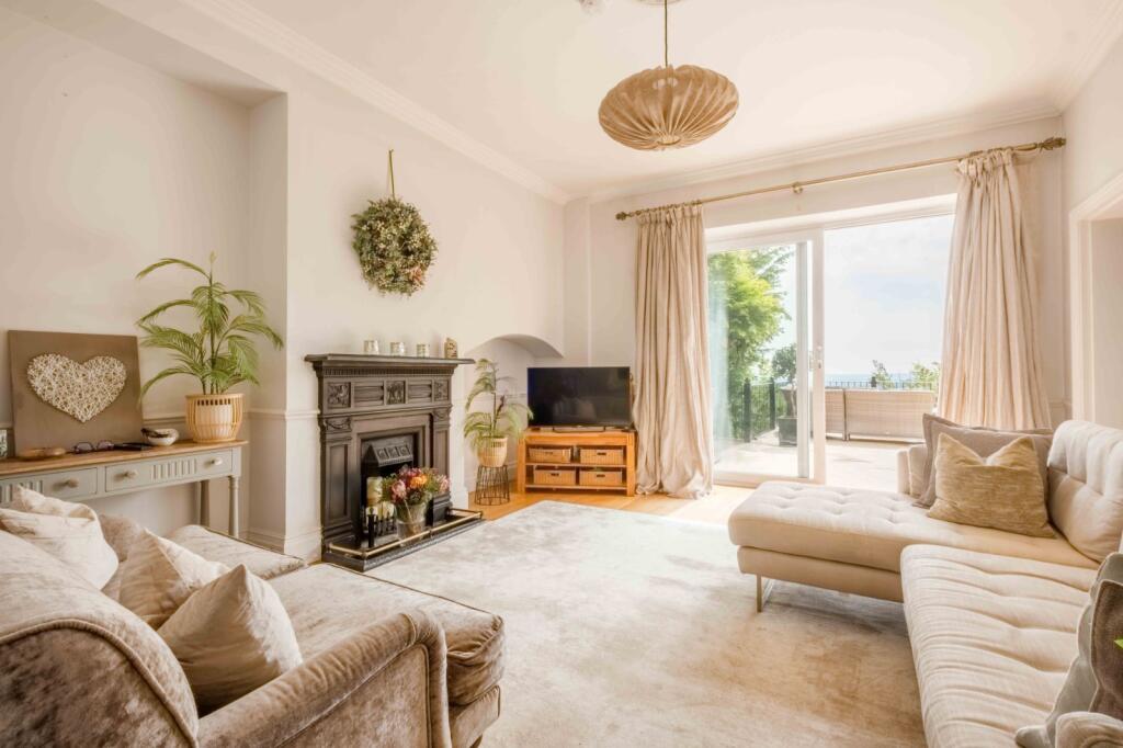 House in Tandridge, Caterham Valley - View 5