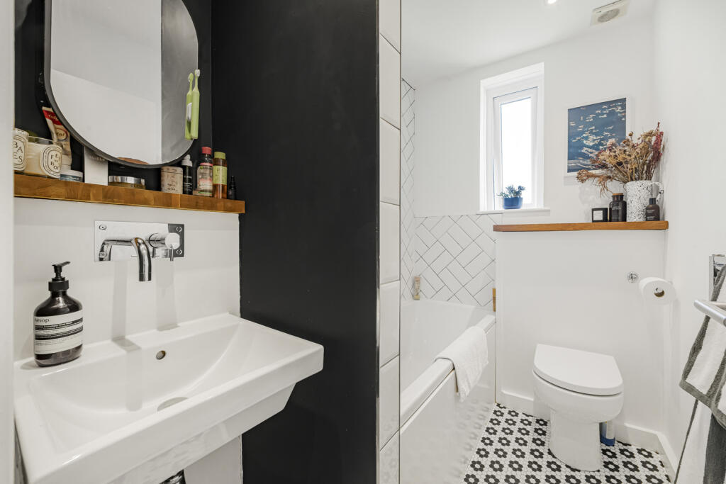 Apartment in London - View 5