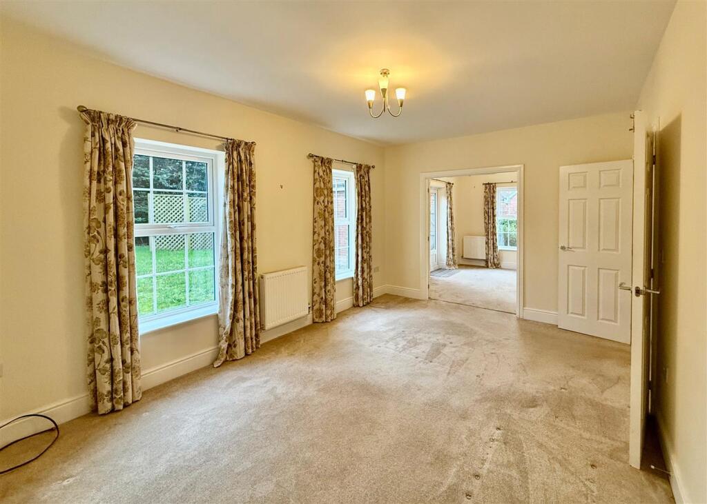 Meadow Drive, Henfield photo 3