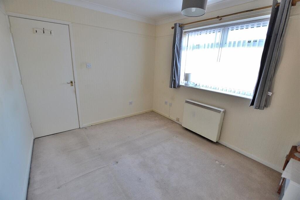 House in Walsall, Rough Hay - View 5
