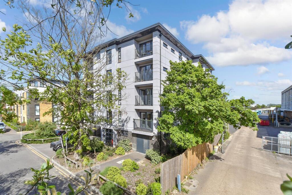 Main image of property: Maidstone Road, Tonbridge, Kent