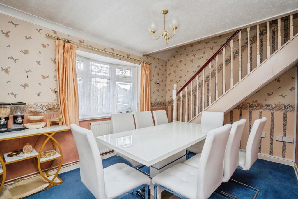 Haslar Crescent, Waterlooville, Hampshire, PO7 - View 4