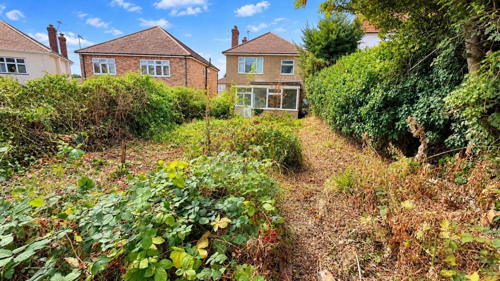 House in Enfield - View 3