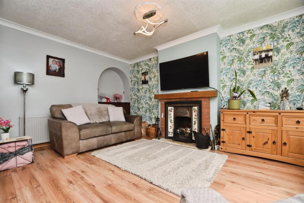 House in Hull - More