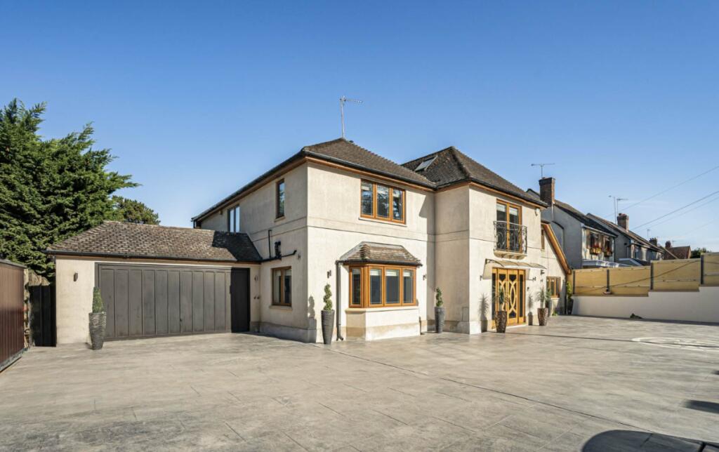 Main image of property: College Road, Hoddesdon