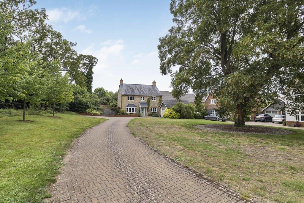 Main image of property: 1a Ivy Lane, Royston, Hertfordshire, SG8 9DQ