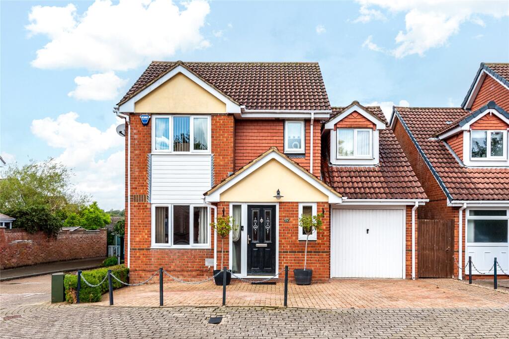 Main image of property: Oxwich Grove, Tattenhoe, Milton Keynes, Buckinghamshire, MK4