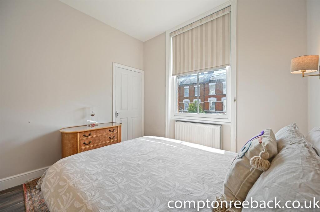 Apartment in London - More