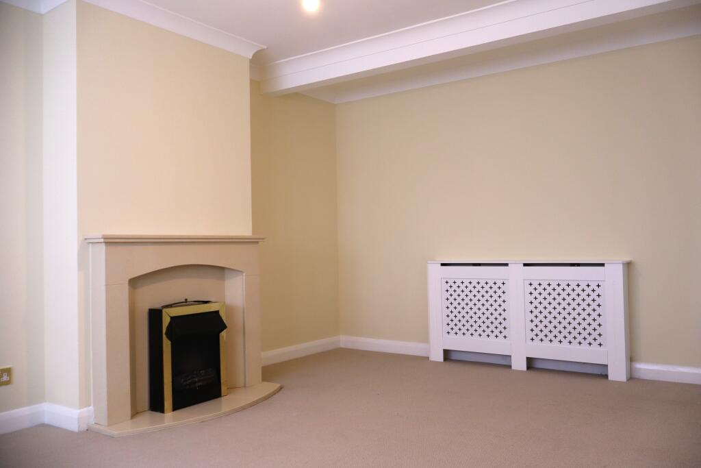 House in Grays, Little Thurrock - More