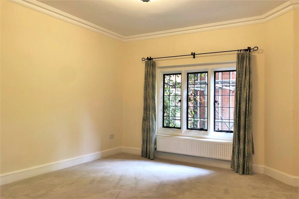 Oldfield Wood, Woking, Surrey, GU22 - More