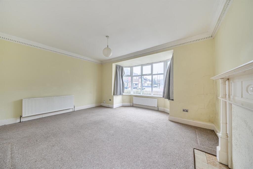 Spen Road, West Park, Leeds photo 3