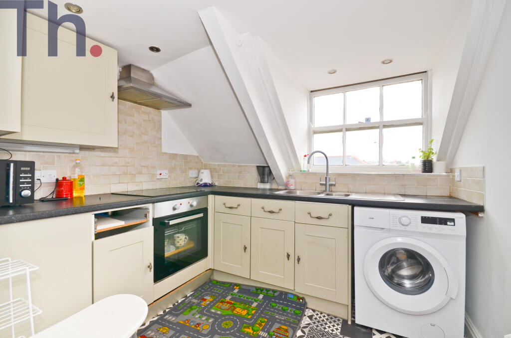 1-bed flat on Newport, Isle of Wight, £95,000