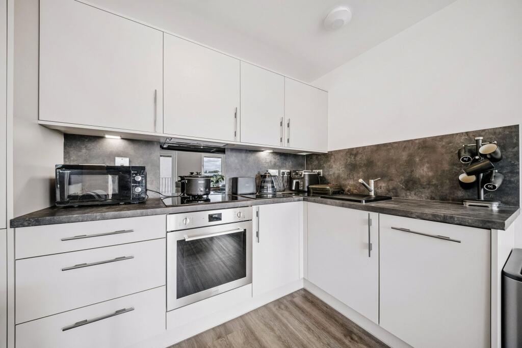 Apartment in Edinburgh - More
